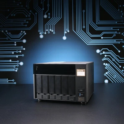 QNAP Turbo Station TS-673 // 6-Bay NAS // 8GB RAM, 4x Gb LAN - Bild 1 von 4