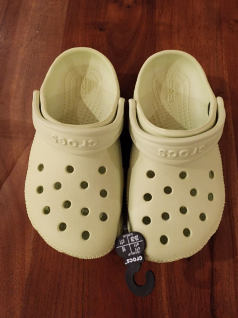 Preços baixos em Tênis unissex para crianças Crocs Verde 11 Sapato dos EUA