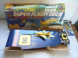 RARE VINTAGE 1970'S AIRFIX SUPER FLIGHT DECK TOY / GAME, INCOMPLETE & TATTY BOX - Picture 1 of 10