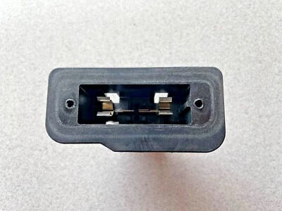 2004-2010 MERCEDES-BENZ SLK280 SLK350 R171 ~ TRUNK LID TRIM LIGHT SOCKET - Image 1 of 3