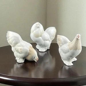 Lladro Set Pollo Gallina Pecking Gallo Gallo 1042 1041 1043 NO SCATOLE Ritirato - Foto 1 di 19
