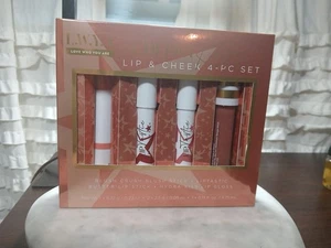 LWYA by Kim Gravel Cheeky Kiss labbra e guance set 4 pezzi neutri nuovi con scatola - Foto 1 di 2