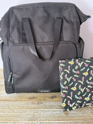Mochila Bolsa de Pañales Vera Bradley Negra Floral Aislada Cambiador Grande Foto 1 de 4