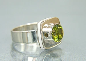 Peridot Ring. With White Marble Inlay. Custom Stone. Size 7.5  - Picture 1 of 3