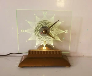 Master Crafter Clock lights up - Picture 1 of 4