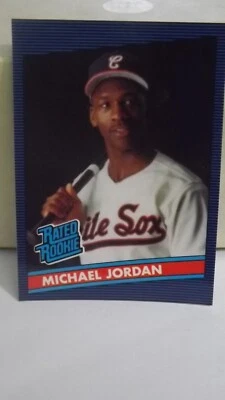 Tarjeta coleccionable de baloncesto Michael Jordan con clasificación de novato de los Medias Blancas de los Chicago Bulls Foto 1 de 2