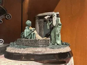 Figura Disney Mansión Embrujada Cementerio Momia Príncipe Amenmose - Imagen 1 de 2
