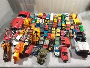Lot d'environ 70 Véhicules Miniatures Majorette Matchbox Hotwheels et autres (C) - Picture 1 of 5