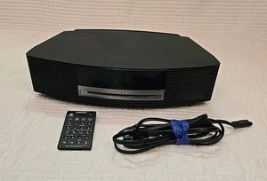 Sistema de música Bose Wave AM/FM reproductor de CD radio reloj + control remoto AWRCC1 negro - PROBADO - Imagen 1 de 10
