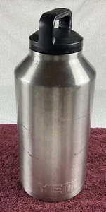 Yeti Rambler 64oz Botella Acero Inoxidable Boca Ancha Tapón de Tornillo Aislado - Imagen 1 de 12