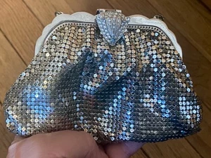 VTG Whiting & Davis Silver Mesh Handbag Purse Scalloped Round Rim Clasp w Chain - Picture 1 of 10