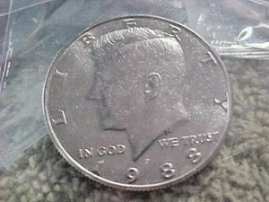 1988 P Kennedy medio dólar sin circular en violonchelo - Imagen 1 de 3