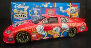 1:24 2004 Donald Duck Daytona 500 Chevy Team Caliber Preferred 1 of 10,008 - Picture 1 of 4