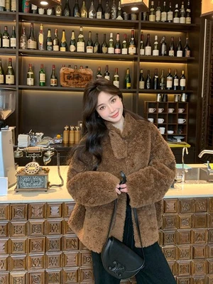 2025 Winter New Women's Thicken Warm Coat Sheep Shearing Lamb Wool Fur Long Coat - Image 1 of 4