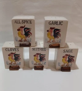 Vintage Hahn Gewürzbehälter 5er Set Made in Japan alle Gewürze Knoblauch Muskatnelke - Bild 1 von 9