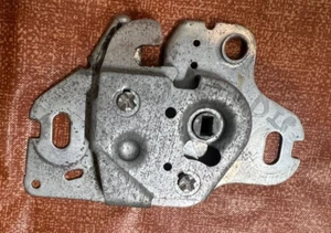 1980 81 82 84 85 1987 DODGE DIPLOMAT FURY 5TH AVE TRUNK LATCH FREE SHIP B1 - Picture 1 of 7