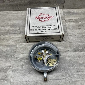 Interruptor de presión Mercoid Dwyer DA-31-153-3A, 1/8-20 PSIG, 120/240VAC/VDC, nuevo - Imagen 1 de 12
