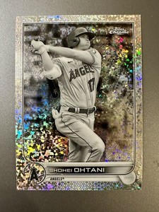 2022 Topps Chrome Shohei Ohtani Black & White Mini Diamond Refractor MVP #1