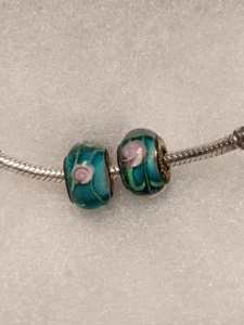 Set of 2 NEW Pandora Transparent Green & Beautiful Pink Flowers Murano Glass Bea - Picture 1 of 2