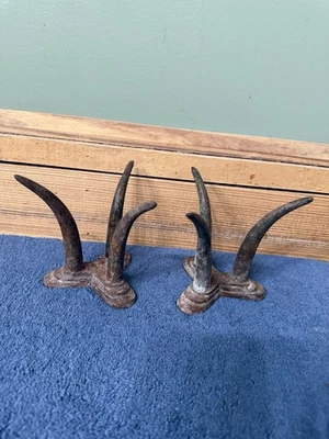 Juego De Soportes Esfera Tri Tusk De Hierro Fundido DE COLECCIÓN Foto 1 de 4