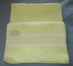 2 Yellow & White Flannel Baby Receiving Blankets - NOS 29" x 39" - Picture 1 of 3