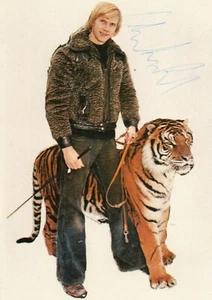 SORTE/ZIRKUS - OLIVER GEIER-BUSCH - signierte Promo Postkarte - sehr guter Zustand - Bild 1 von 1