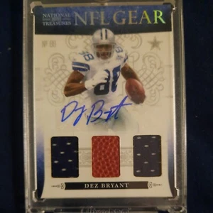 2010 Playoff National Treasures - NFL Gear Trios #4 Dez Bryant /10 auto gu - Picture 1 of 2
