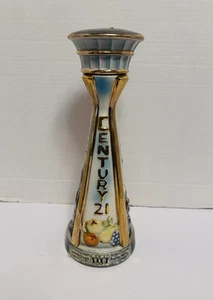 1962 Beam World’s Fair Seattle Space Needle Century 21 decanter. 13.5” - Bild 1 von 5