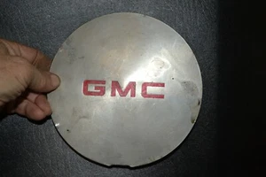  GMC S15 Jimmy Sonoma 1995-01 Silver w\Red Logo Center Cap Part # 15724975  - Picture 1 of 4