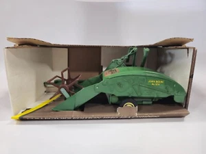 Ertl 1940 JOHN DEERE 12A Combine 1:16 Scale Die Cast Metal 5601 USA 1991 NIB - Picture 1 of 9