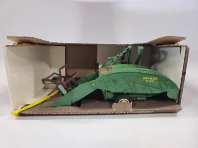 Ertl 1940 JOHN DEERE 12A Combine 1:16 Scale Die Cast Metal 5601 USA 1991 NIB - Image 1 of 4