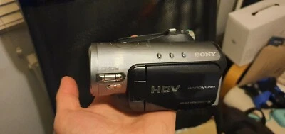 Sony Handycam HDR-HC3 - Camcorder - Carl Zeiss - Mini DV (HDV) - Image 1 of 4