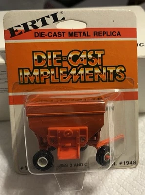 ERTL Allis Chalmers Gravity Grain Wagon 1/64 - Image 1 of 3