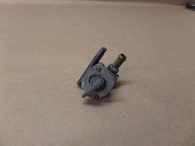 1999 YAMAHA VENTURE ROYALE STAR XVZ13AH FUEL PETCOCK TAP VALVE - Image 1 of 4