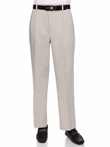 Pantalones de sarga de algodón para hombre de ajuste tradicional frontal plisado de AKA - Imagen 1 de 9