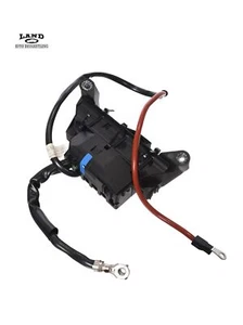 MERCEDES R230 SL-CLASS PASSENGER RIGHT MEGA FUSE BOX BATTERY CABLE CONNECTOR - Picture 1 of 3