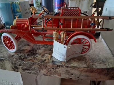 FIRE TRUCK 1916 FORD MODEL T FIRE ENGINE FRANKLIN MINt - Image 1 of 4