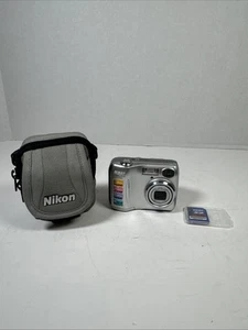 Cámara digital Nikon Coolpix 4100 4 MP probada/funcionando + tarjeta SD y bolsa - Imagen 1 de 7