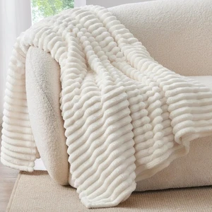 Fleece Throw Blanket for Couch - 300GSM Soft & Warm Fluffy Cream White Blanke... - Foto 1 di 9