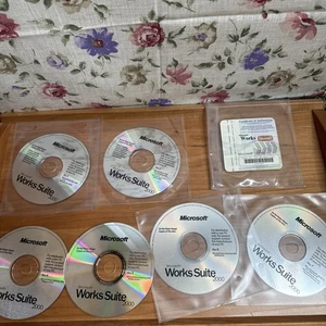 Juego de 6 CD vintage Microsoft Works Suite 2000 1 - 2 - 4 - 5 - 6 - 7 - Imagen 1 de 6