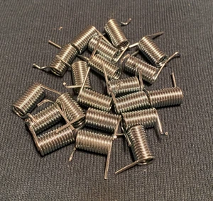 Menge 25 Premium Generator Bürstenfeder passt den meisten Delco 2 Bürstengeneratoren - Bild 1 von 1