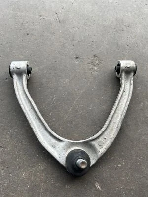 INFINITI G37 G35 SEDÁN G37 CUPÉ 2008-2013 OEM BRAZO DE CONTROL SUPERIOR DELANTERO DERECHO USADO Foto 1 de 2