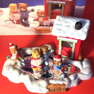 CHRISTMAS BEARS SKATING PARTY TEA LIGHT BY JASCO #107 ORIGINAL BOX HAND PAINTED - Picture 1 of 14