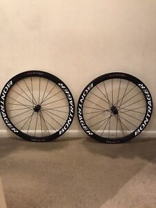 Bontrager XXX Aeolus 4 Disc Wheelset TLR Low mileage great shape fast shipping!