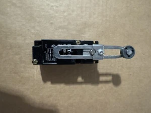 Eaton F25BSRL201 Limit Switch - Picture 1 of 2