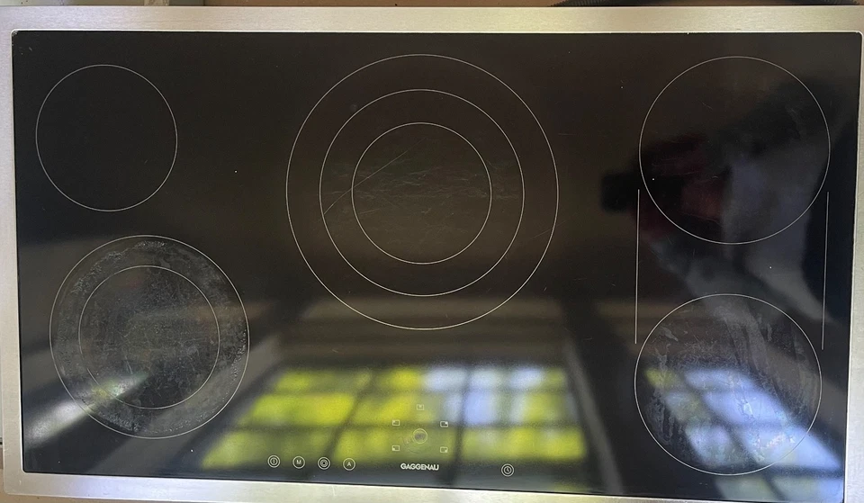 Cocina eléctrica Gaggenau 5 quemadores 36 pulgadas excelente estado de funcionamiento  Foto 1 de 3