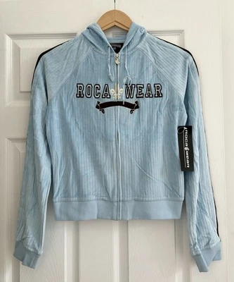 NUEVO CON ETIQUETAS De Colección Años 90 ROCAWEAR Bebé Azul Terciopelo Chaqueta Top Sudadera con Capucha Suéter Y2K Hip Hop M Foto 1 de 4