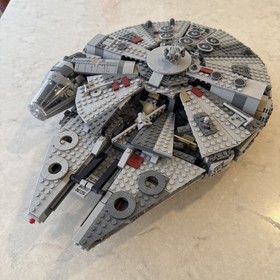 LEGO Star Wars: Millennium Falcon (7965) Set no manuals. Incompletes.