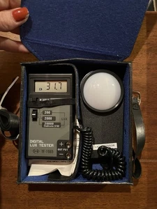 Medidor de luz digital modelo YF-1065 - Probador Lux. Bolsa e instrucciones. - Imagen 1 de 3