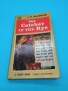 THE CATCHER IN THE RYE by J.D. Salinger 1961 PB - Picture 1 of 13